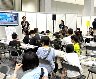 エコキャンドルづくりの様子1：写真